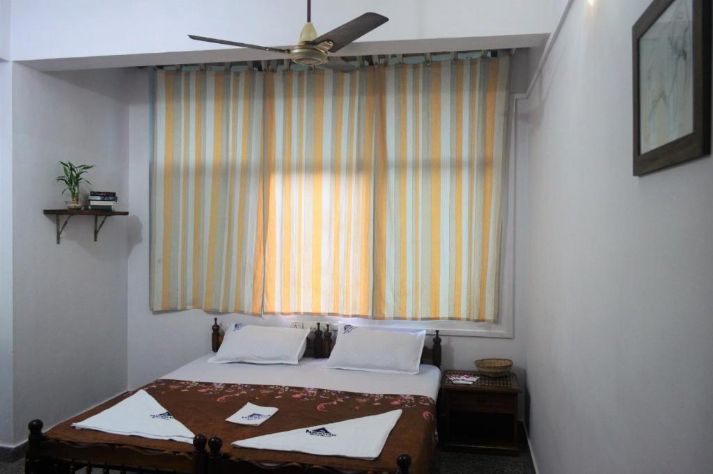 Двухместный (Улучшенный двухместный номер с 1 кроватью или 2 отдельными кроватями) отеля Panchavadi 
