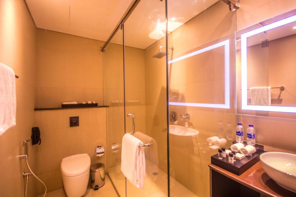 Двухместный (Представительский двухместный номер с 2 отдельными кроватями) отеля Carnelian by Glory Bower Hotels, Маскат