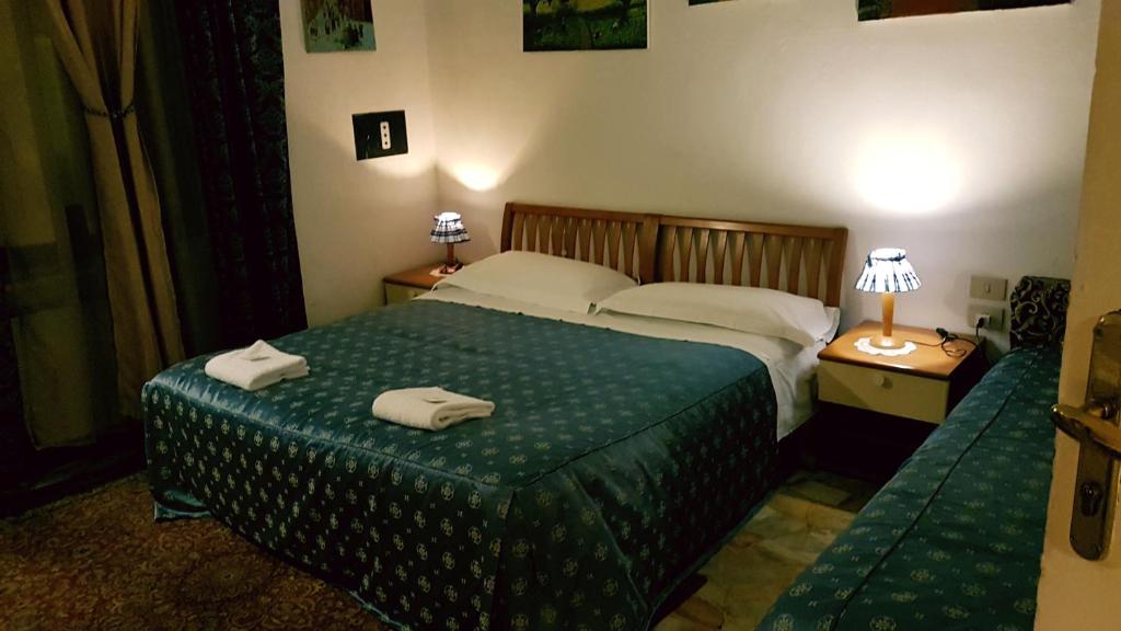 Двухместный (Двухместный номер с 1 кроватью и общей ванной комнатой) гостевого дома Souvenir Maya, Флоренция