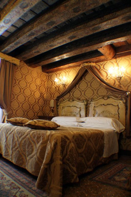 Двухместный (Классический двухместный номер с 1 кроватью) отеля Hotel Palazzo Abadessa, Венеция