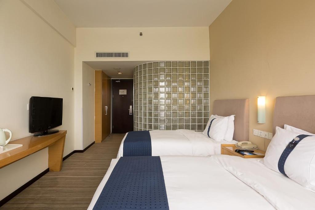 Двухместный (Представительский двухместный номер с 1 кроватью или 2 отдельными кроватями) отеля Holiday Inn Express Suzhou Changjiang, Сучжоу