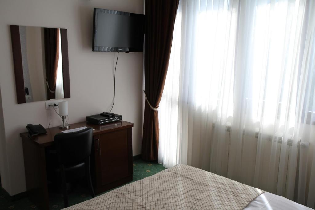 Двухместный (Двухместный номер Делюкс с 1 кроватью) отеля Hotel Trebjesa, Никшич