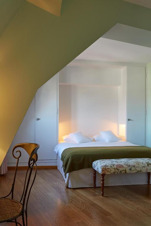 Двухместный (Улучшенный двухместный номер с 1 кроватью) отеля hotel brasserie au violon, Базель