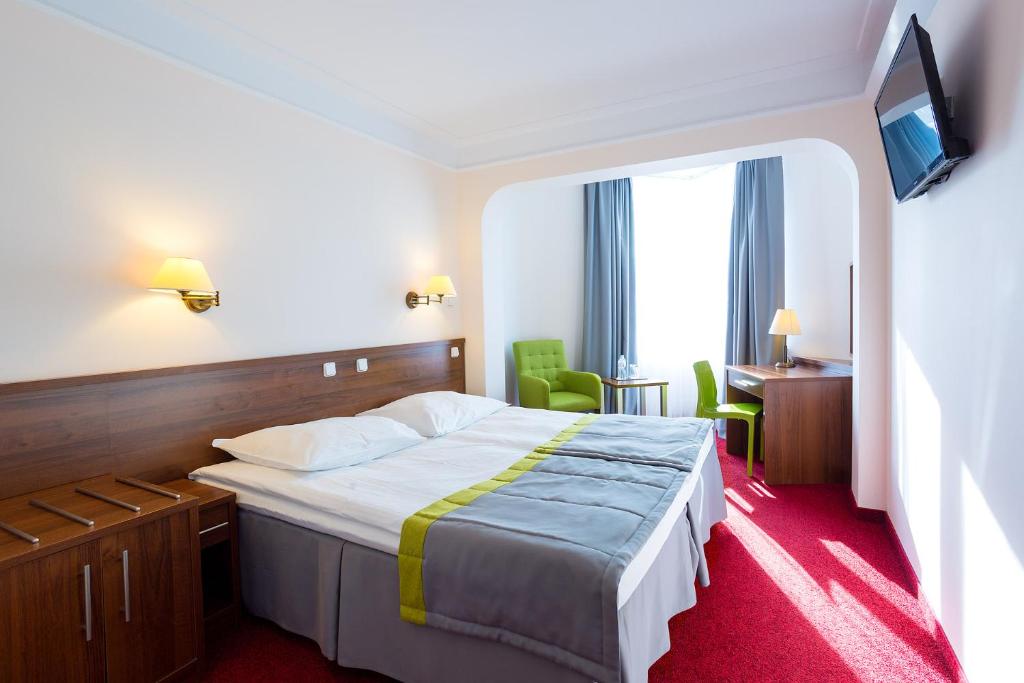 Двухместный (Двухместный номер «Стандарт плюс» с 1 кроватью или 2 отдельными кроватями) отеля Papuga Park Hotel Wellness&Spa, Бельско-Бяла