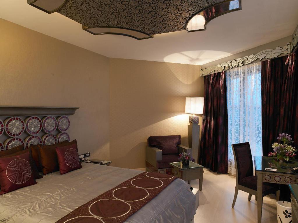 Двухместный (Standard Double Room -  Book & Unlock Exclusive Deals/Discounts) отеля The Zuri Whitefield Bangalore, Бангалор