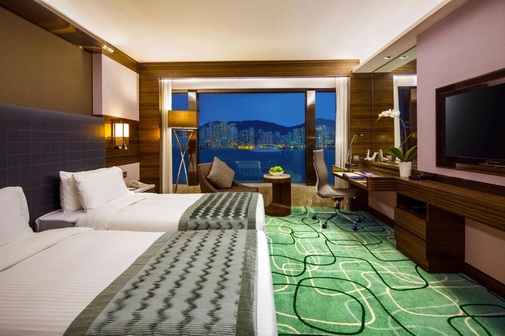 Двухместный (Номер с кроватью размера «king-size» или 2 отдельными кроватями и доступом в представительский лаундж, вид на гавань) отеля New World Millennium Hong Kong Hotel, Гонконг (город)