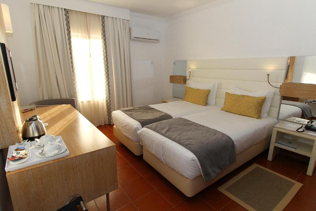 Двухместный (Стандартный двухместный номер с 2 отдельными кроватями) отеля Best Western Hotel Dom Bernardo, Фару
