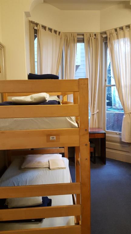 Номер (Односпальная кровать в общем номере для мужчин и женщин) хостела HI - Portland Northwest Hostel, Портленд
