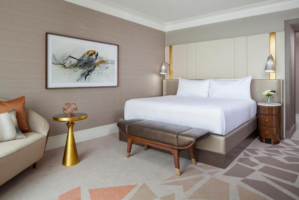 Двухместный (Номер Делюкс с кроватью размера «king-size») отеля Hotel Crescent Court, Даллас