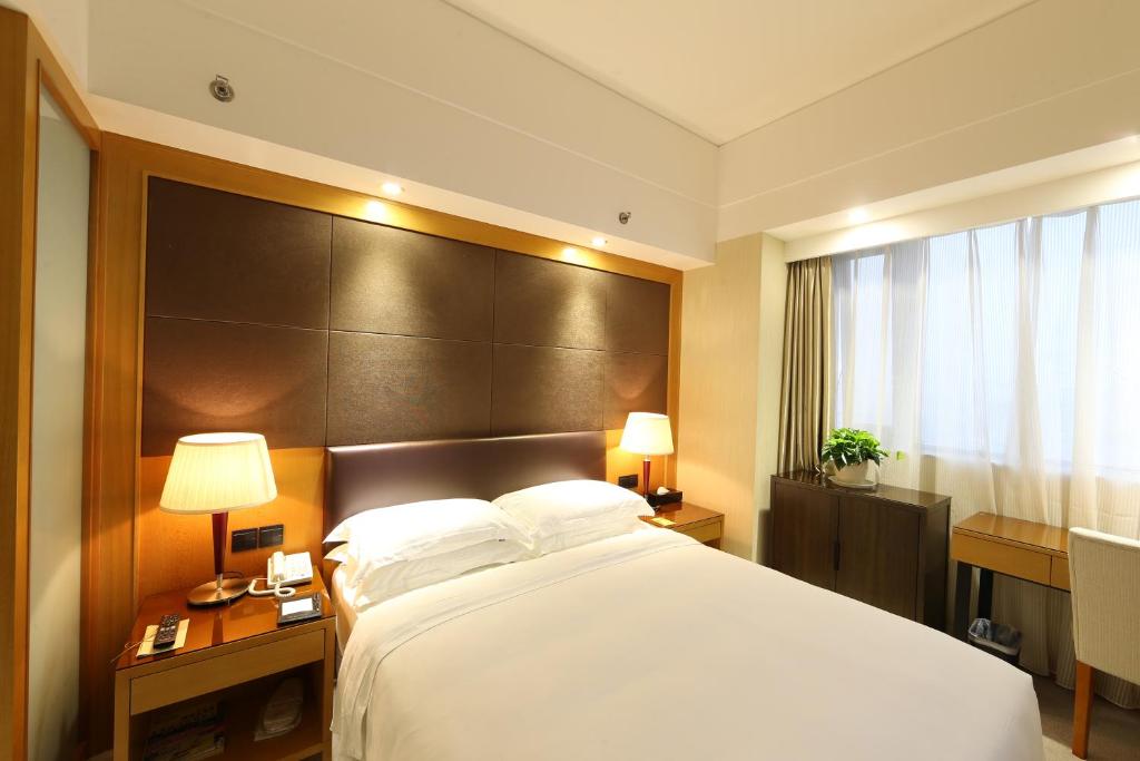 Двухместный (Улучшенный двухместный номер с 1 кроватью) отеля Aurum International Hotel, Сиань