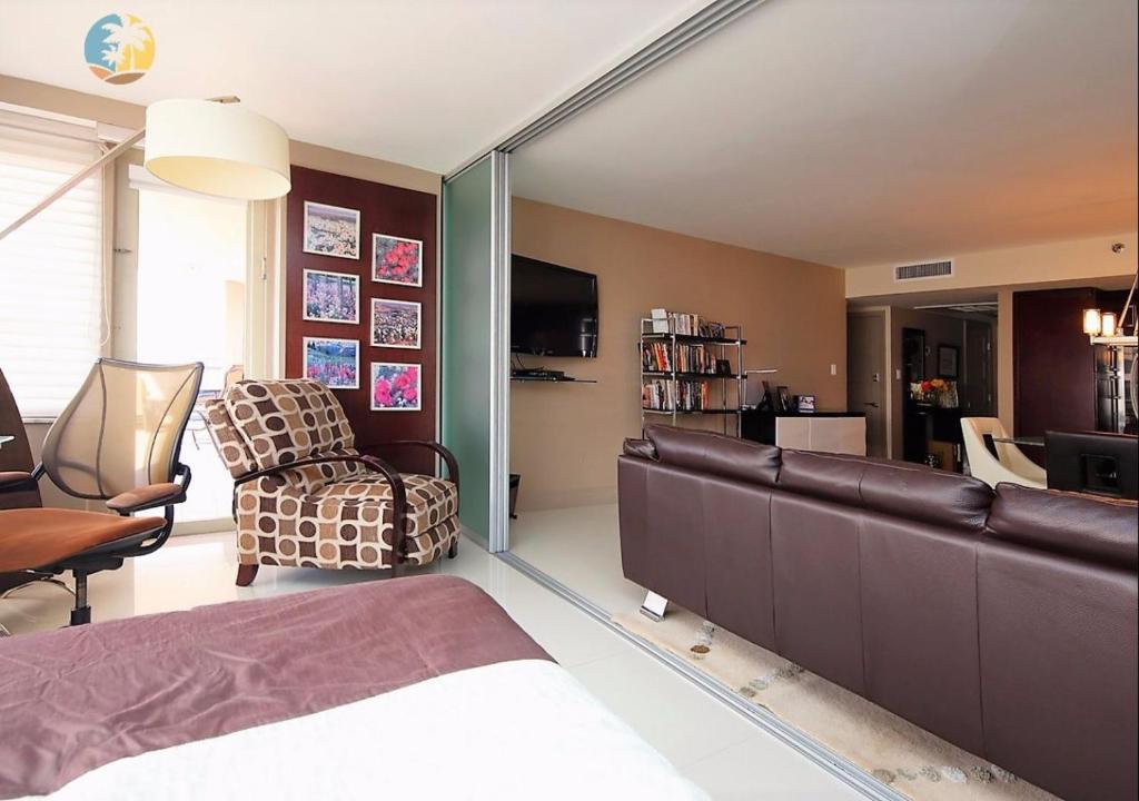 Апартаменты (Апартаменты с 3 спальнями) апарт-отеля Luxury Beach Resort - HORA RENTALS, Майами-Бич
