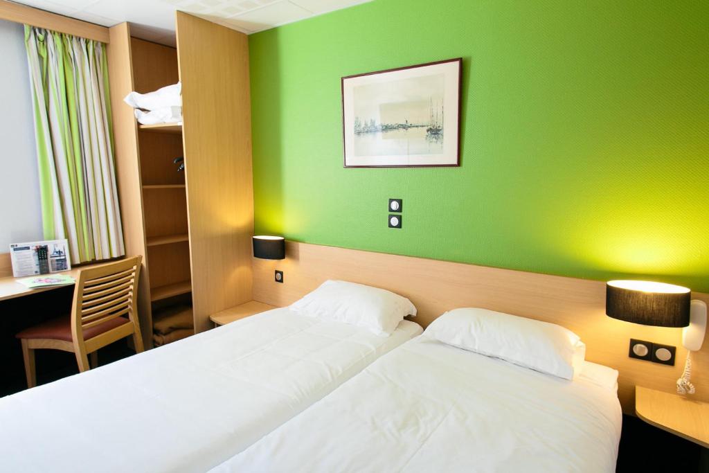 Двухместный (Двухместный номер с 2 отдельными кроватями) отеля Hôtel Vert, Мон-сен-Мишель