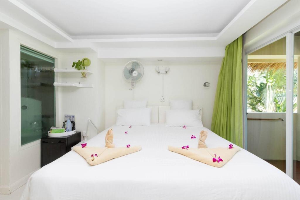 Двухместный (Двухместный номер Делюкс с 1 кроватью или 2 отдельными кроватями и видом на море) курортного отеля Mama Beach Residence, Пхи-Пхи