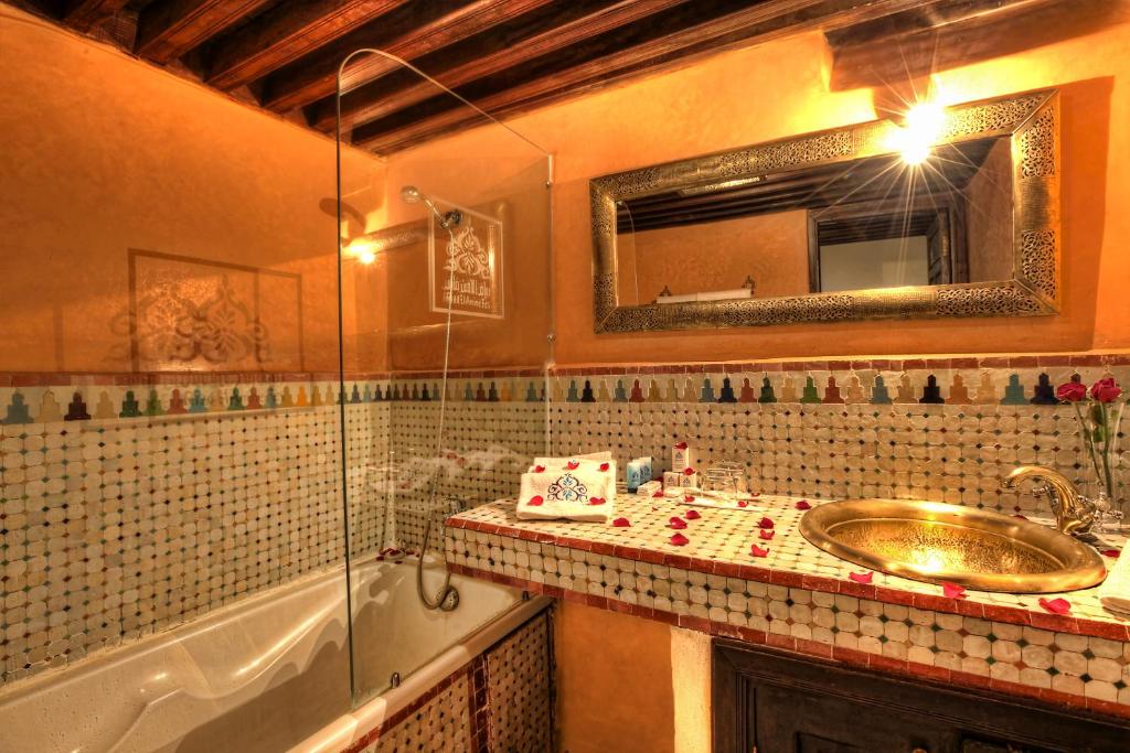 Двухместный (Улучшенный двухместный номер с 1 кроватью), Riad El Amine Fes