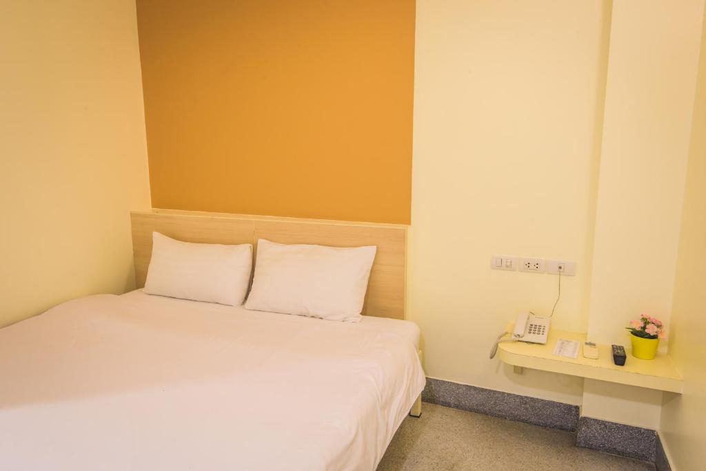 Двухместный (Улучшенный двухместный номер с 1 кроватью или 2 отдельными кроватями) курортного отеля New Suanmali, Бангкок