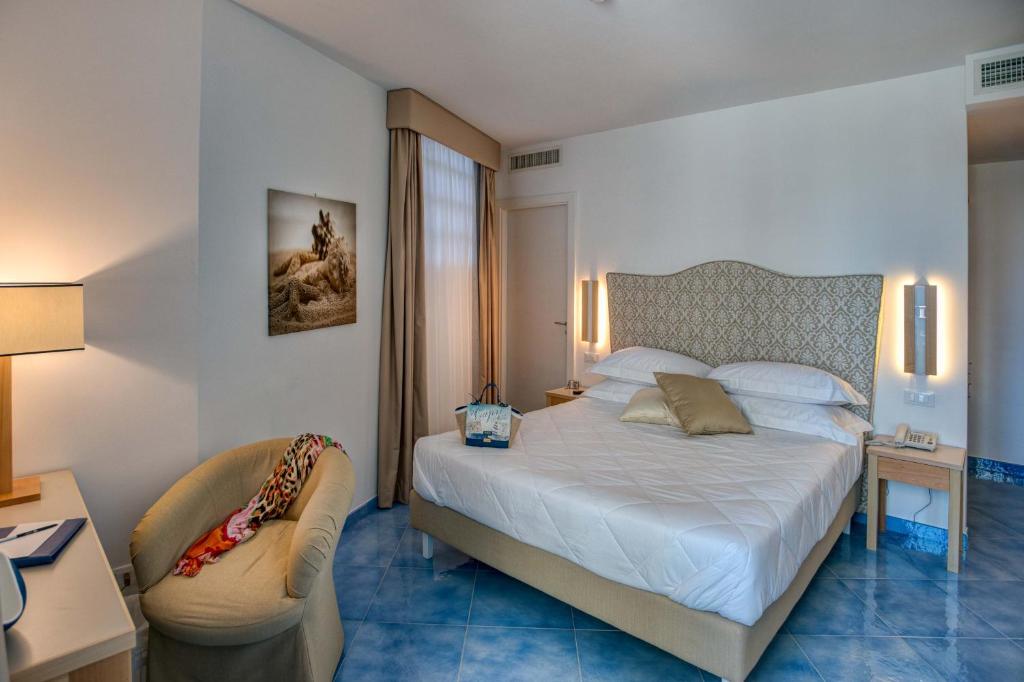 Двухместный (Стандартный двухместный номер с 1 кроватью) отеля Boutique Hotel Helios, Сорренто