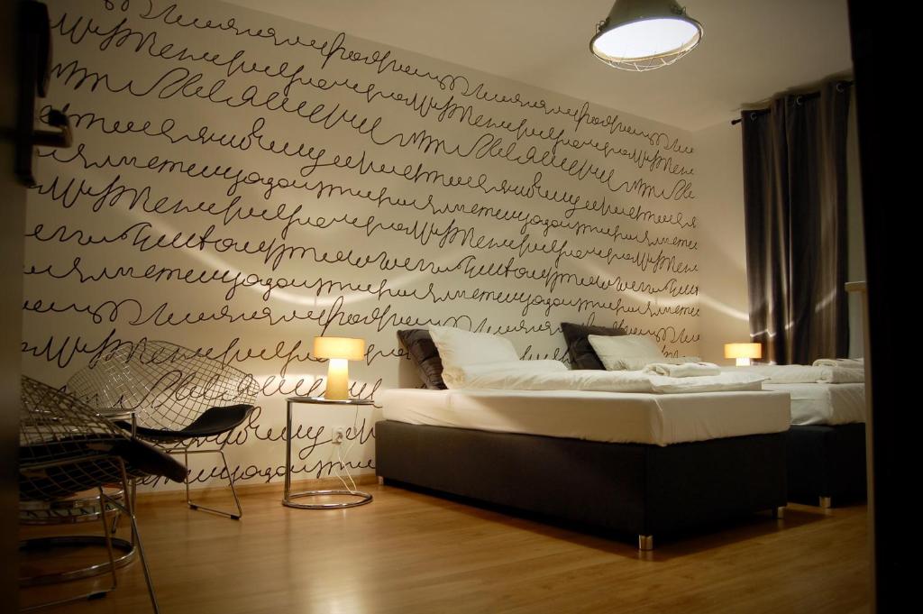 Двухместный (Двухместный номер с 1 кроватью или 2 отдельными кроватями, общая ванная комната) хостела ApartHostel Warszawa, Варшава