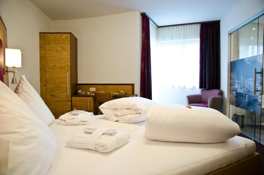 Двухместный (Двухместный номер Делюкс с 1 кроватью) отеля Hotel Garni Arosa, Ишгль