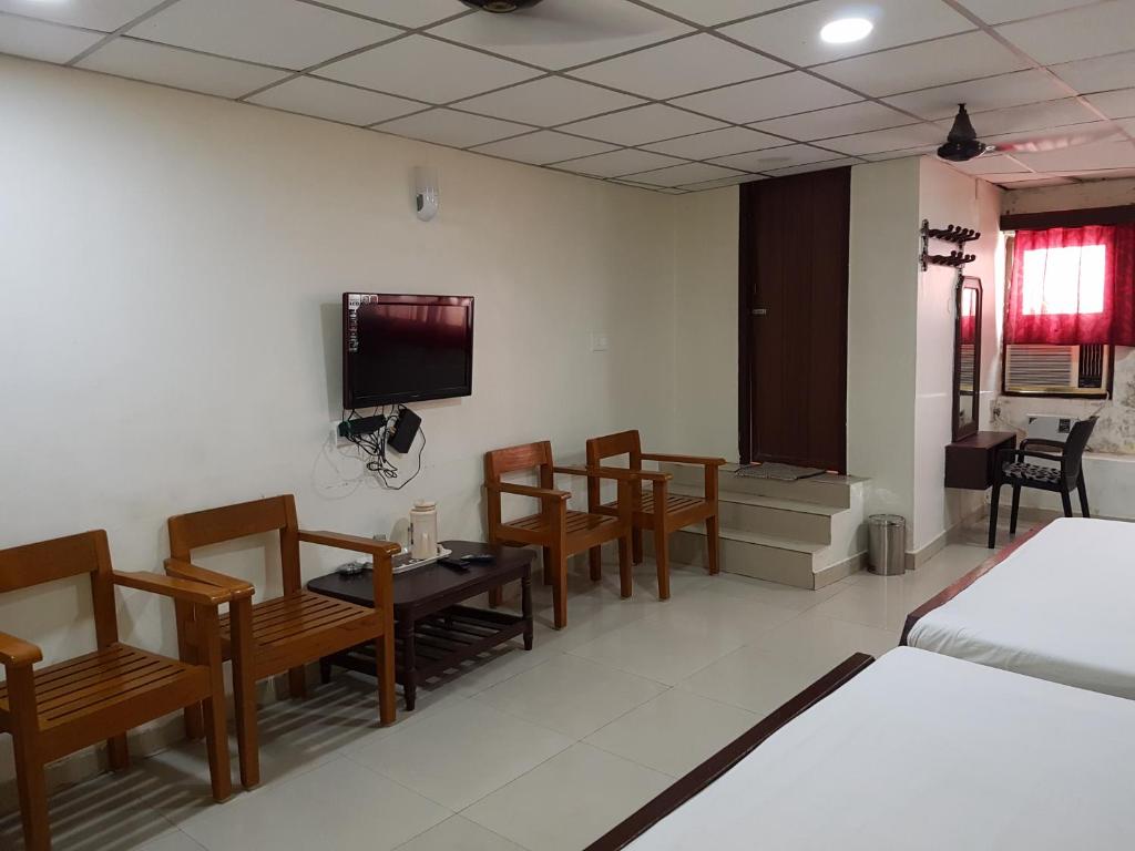 Двухместный (Номер с 4 спальнями, с вентилятором) отеля Hotel Sorrento Guest house Anna Nagar, Ченнаи