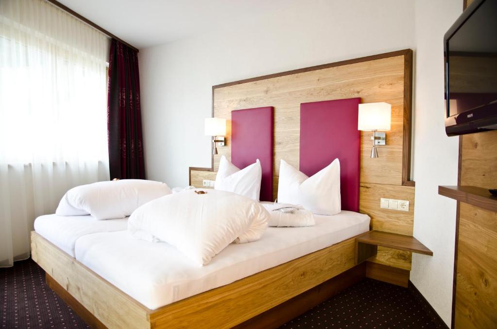 Двухместный (Двухместный номер с 1 кроватью и балконом) отеля Hotel Garni Arosa, Ишгль