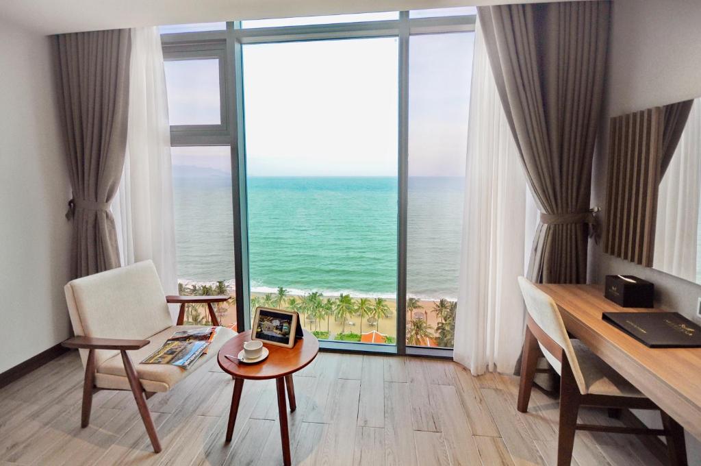 Двухместный (Двухместный номер с 1 кроватью с видом на море) отеля Melissa Hotel Nha Trang, Нячанг