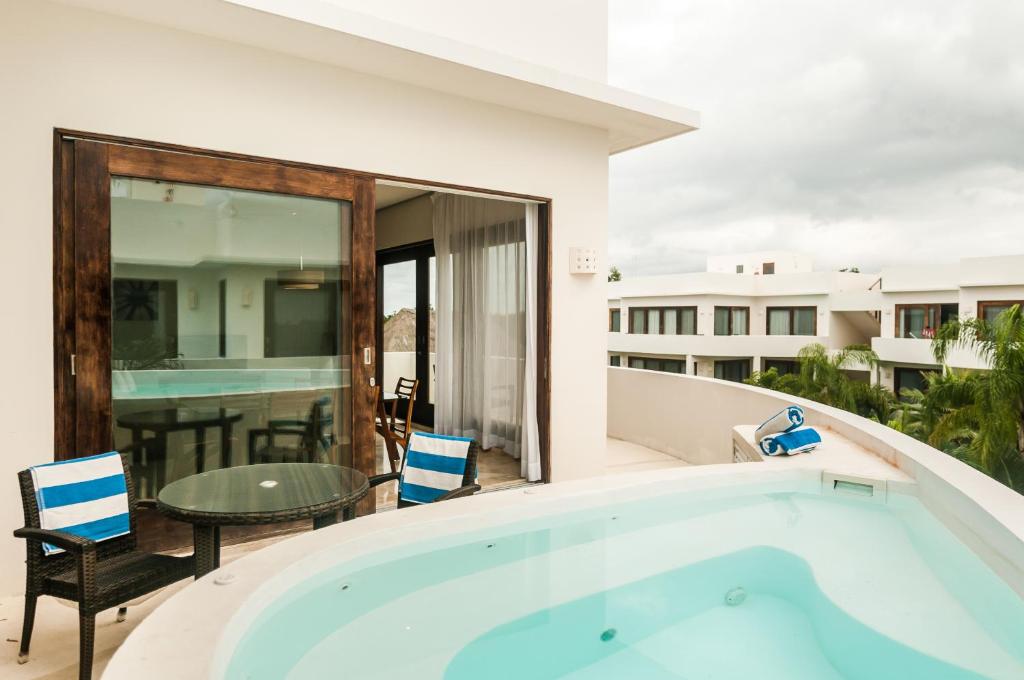 Апартаменты (One-Bedroom Apartment with Private Pool and Jacuzzi), Sexy Villas Tulum Clothing Optional