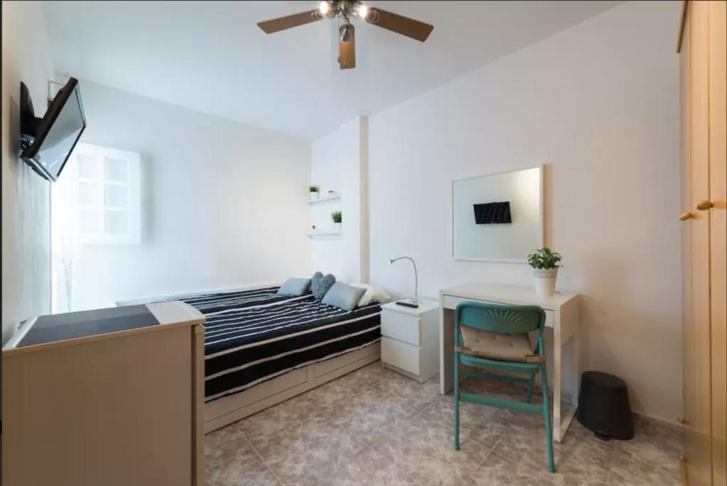 Двухместный (Двухместный номер с 1 кроватью или 2 отдельными кроватями, с общей ванной комнатой) семейного отеля Downtown Share Apartment, Лас-Пальмас-де-Гран-Канария