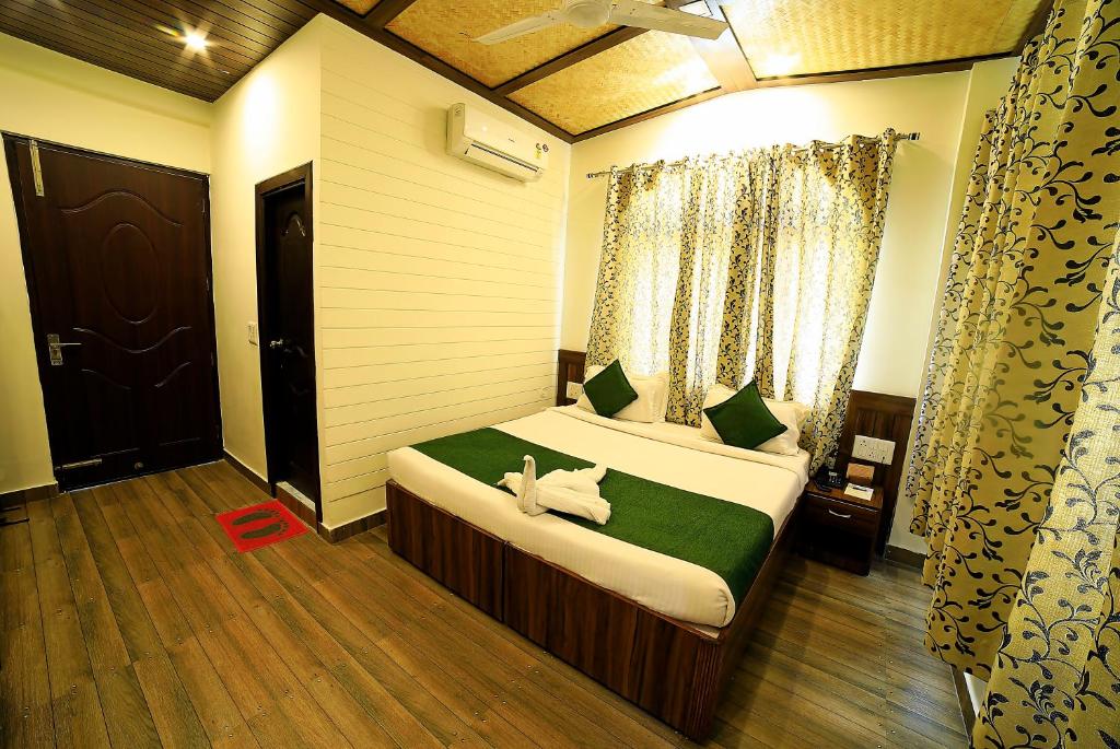 Двухместный (Улучшенный двухместный номер с 1 кроватью или 2 отдельными кроватями) отеля Vedas Tapovan, Ришикеш