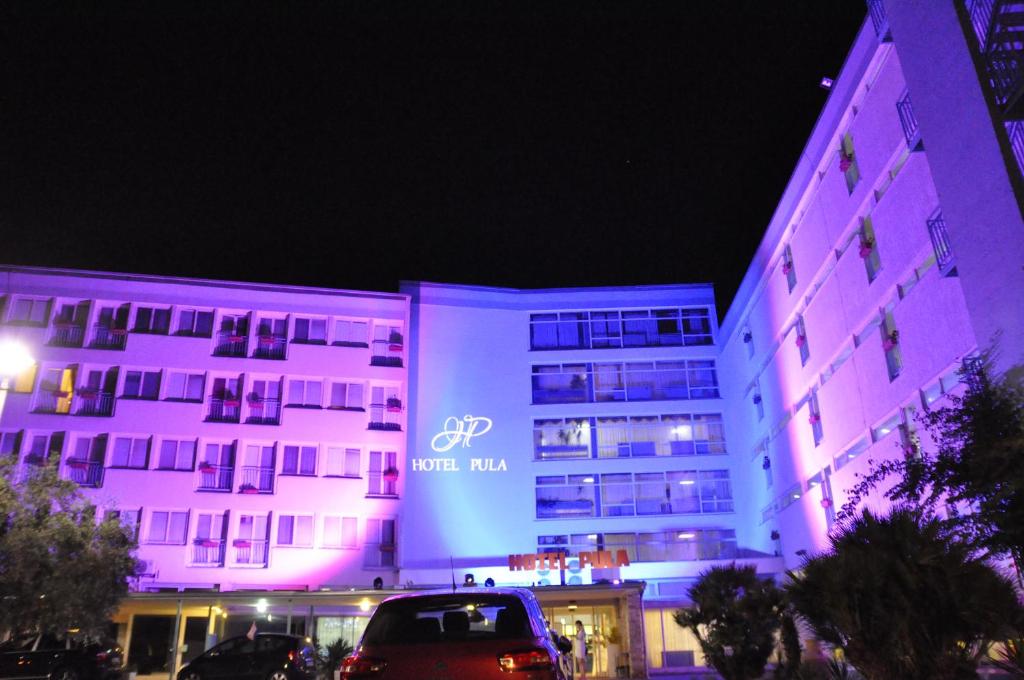 Двухместный (Специальное предложение - Двухместный номер с 1 кроватью или 2 отдельными кроватями и балконом - Пакет услуг «Новогодний») отеля Hotel Pula, Пула