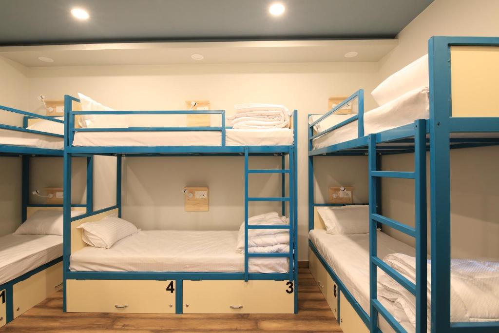 Номер (Кровать в общем номере для женщин с 6 кроватями и кондиционером) хостела Blue Beds Hostel, Джайпур