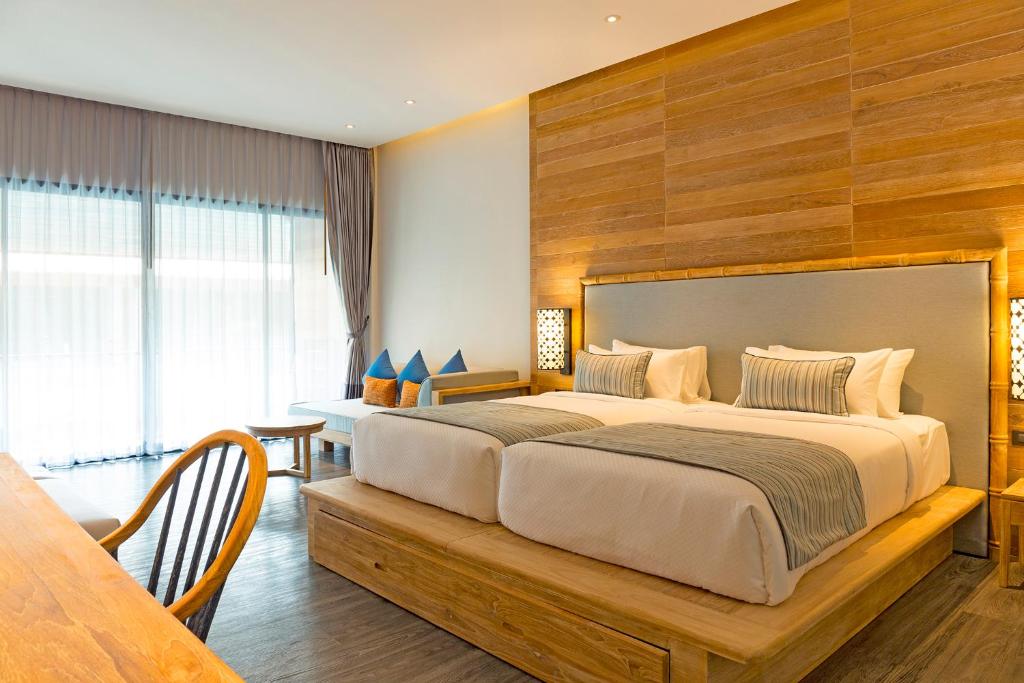 Двухместный (Улучшенный двухместный номер с 1 кроватью или 2 отдельными кроватями, вид на бассейн) курортного отеля AKIRA Lipe Resort, Ко-Липе