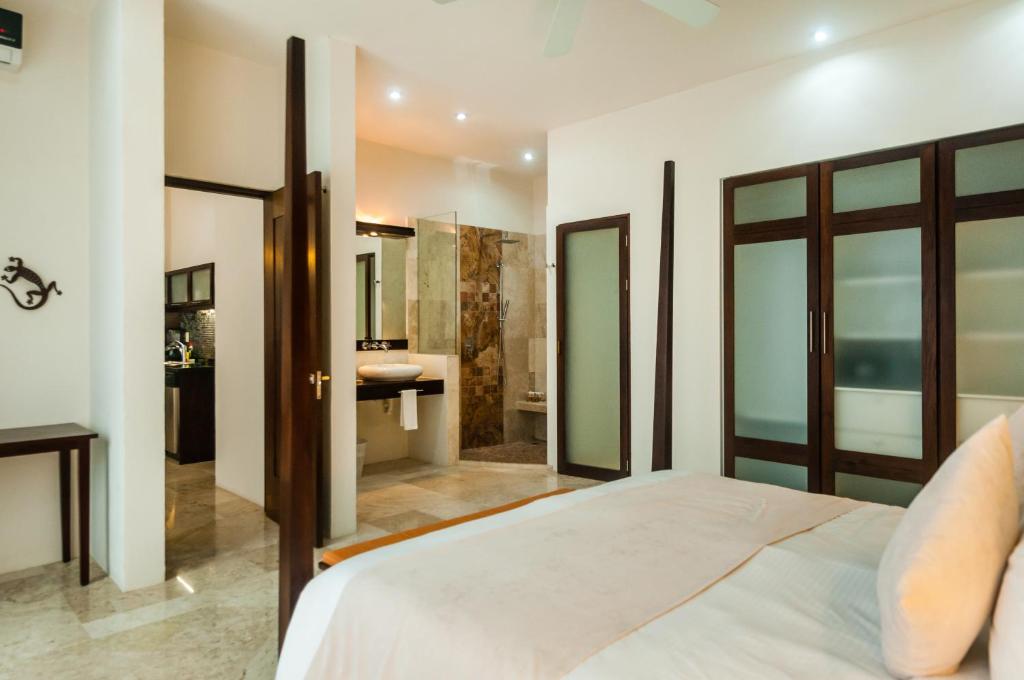 Апартаменты (Apartment with Private Pool and Large Hot Tub), Sexy Villas Tulum Clothing Optional