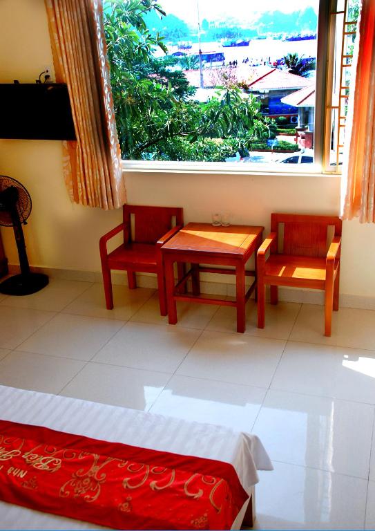 Двухместный (Двухместный номер с 1 кроватью или 2 отдельными кроватями и видом на море) хостела Bien Phong Hostel, Катба