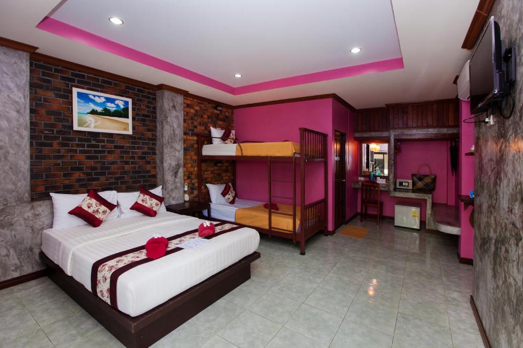Четырехместный (Четырехместный номер «Премиум») курортного отеля Lanta Riviera Resort, Ко Ланта