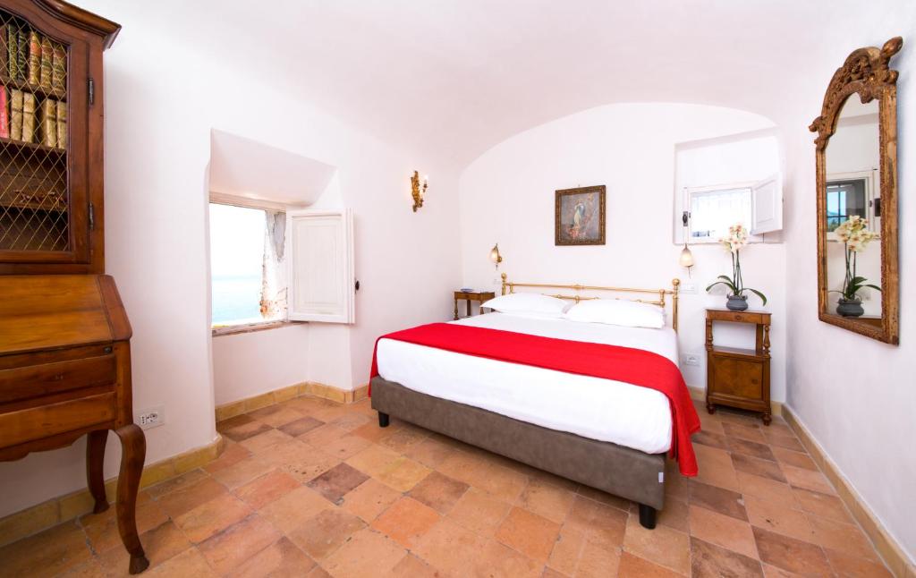 Двухместный (Большой двухместный номер с 1 кроватью) отеля Badia Santa Maria de' Olearia, Майори