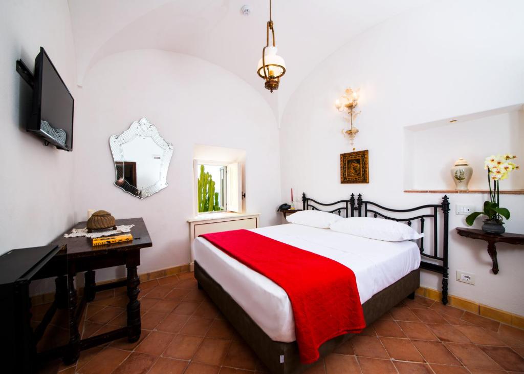 Двухместный (Небольшой двухместный номер с 1 кроватью) отеля Badia Santa Maria de' Olearia, Майори