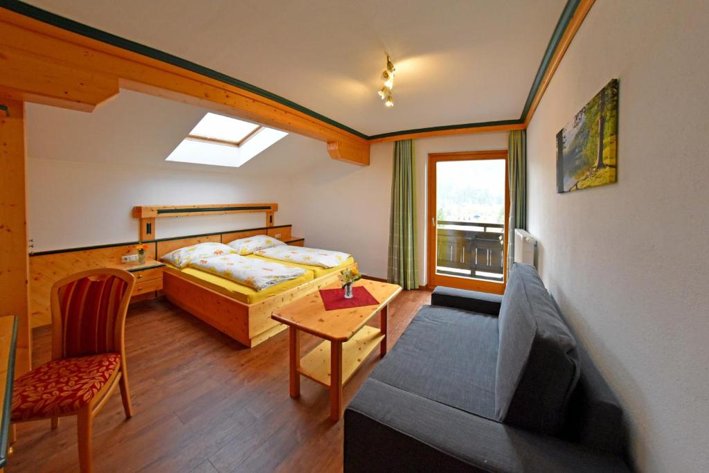 Двухместный (Двухместный номер с 1 кроватью и балконом) гостевого дома Alpenpension Gastein, Бад-Гастайн