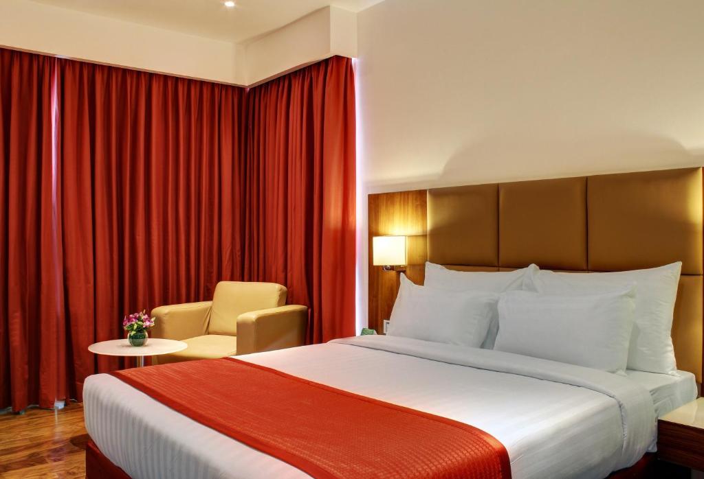 Двухместный (Номер с кроватью размера «queen-size» - Подходит для гостей с ограниченными физическими возможностями/Для некурящих) отеля Ramada Encore Domlur Bangalore, Бангалор