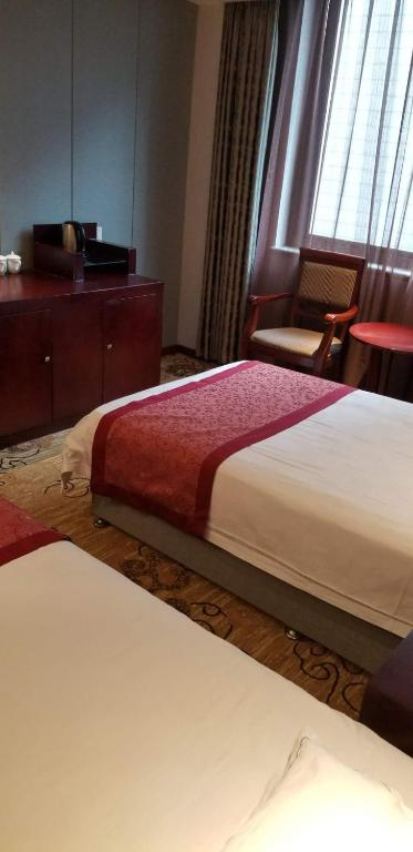 Двухместный (Mainland Chinese Citizen Only - Twin Room) отеля Zheng Yi Lu Hotel, Пекин