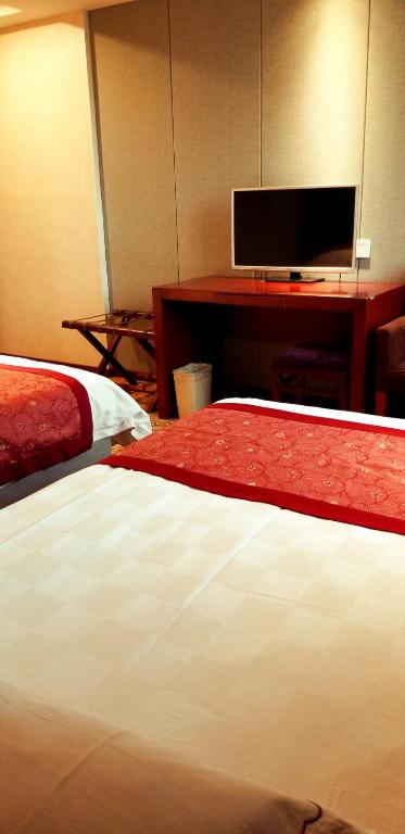 Двухместный (Mainland Chinese Citizen Only - Double or Twin Room) отеля Zheng Yi Lu Hotel, Пекин