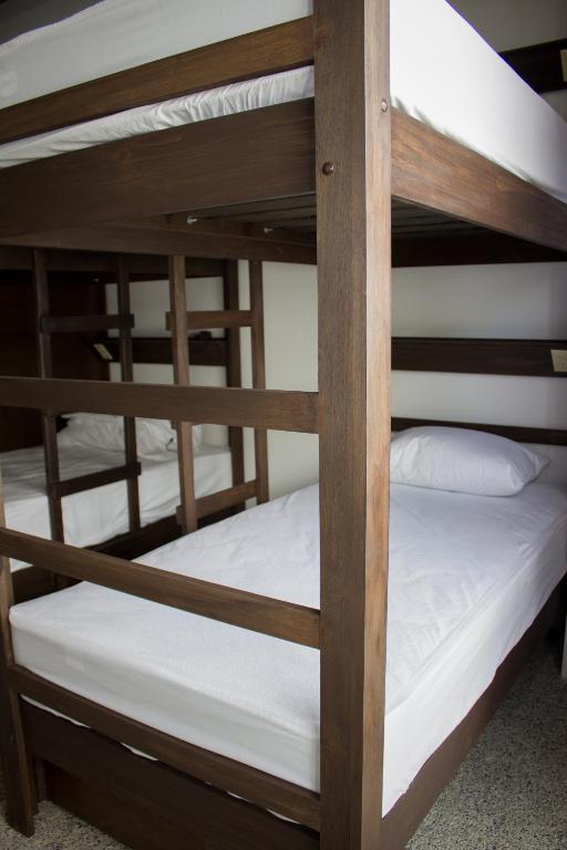 Номер (Single Bed in 6-Bed Dormitory Room - La Doña), Los Muertos Hostal