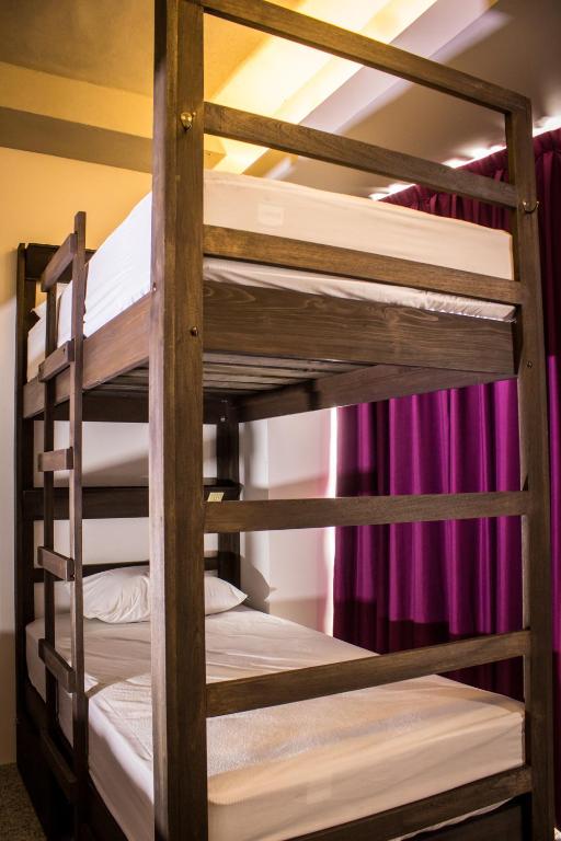 Номер (Single Bed in 6-Bed Dormitory Room - La Doña), Los Muertos Hostal