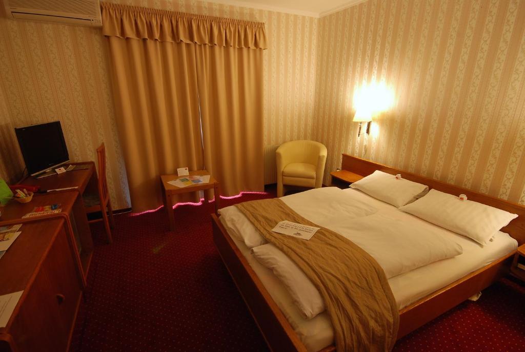 Одноместный (Одноместный номер) отеля Hotel Amadeus, Будапешт