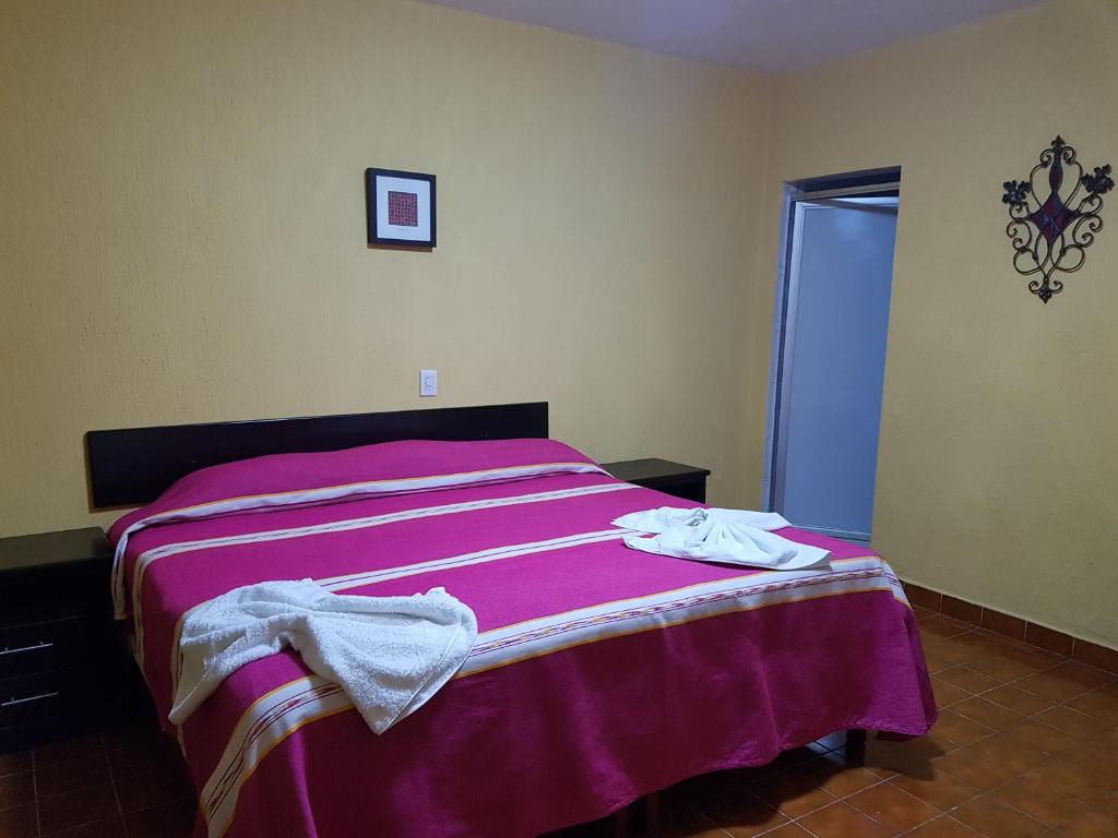 Двухместный (Большой двухместный номер с 1 кроватью) отеля Hotel Nuevo Cupatitzio, Уруапан