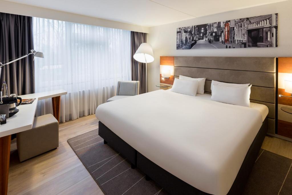 Двухместный (Привилегированный двухместный номер с 1 кроватью) отеля Mercure Hotel Amsterdam West, Амстердам