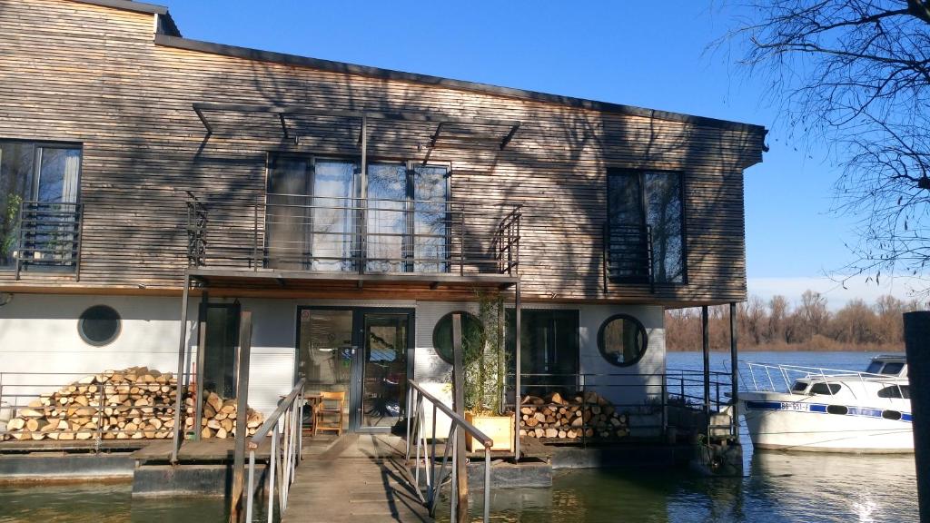 B&B Botel Charlie