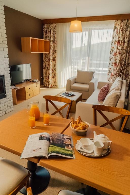 Апартаменты (Апартаменты с 1 спальней (для 2 взрослых и 2 детей) - Бесплатное посещение спа-центра) курортного отеля Green Life Ski & SPA Resort, Банско