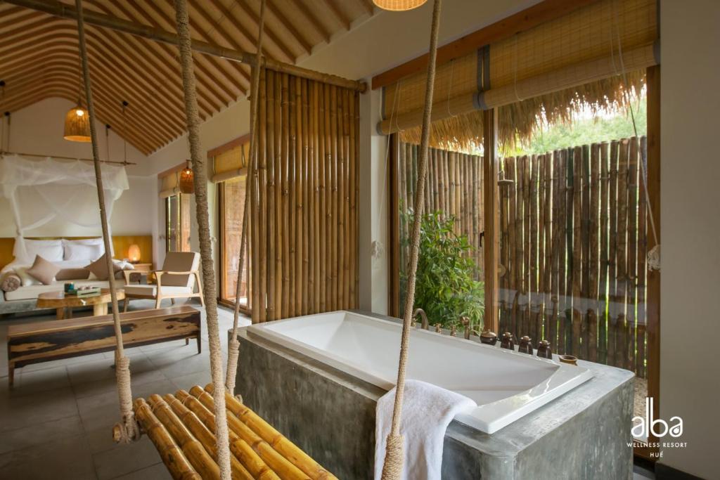 Номер (Spa and Onsen Package - One-Bedroom Bungalow), Alba Wellness Resort By Fusion