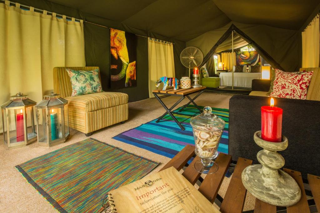 Номер (Elite Family non-Air Conditioned) кемпинга Mahoora Safari Camp, Удавалаве