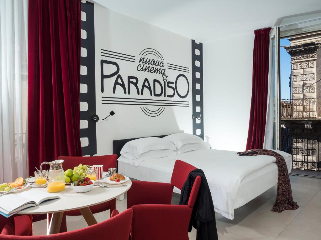 Двухместный (Двухместный номер Делюкс с 1 кроватью или 2 отдельными кроватями) отеля Duomo Suites & Spa, Катания